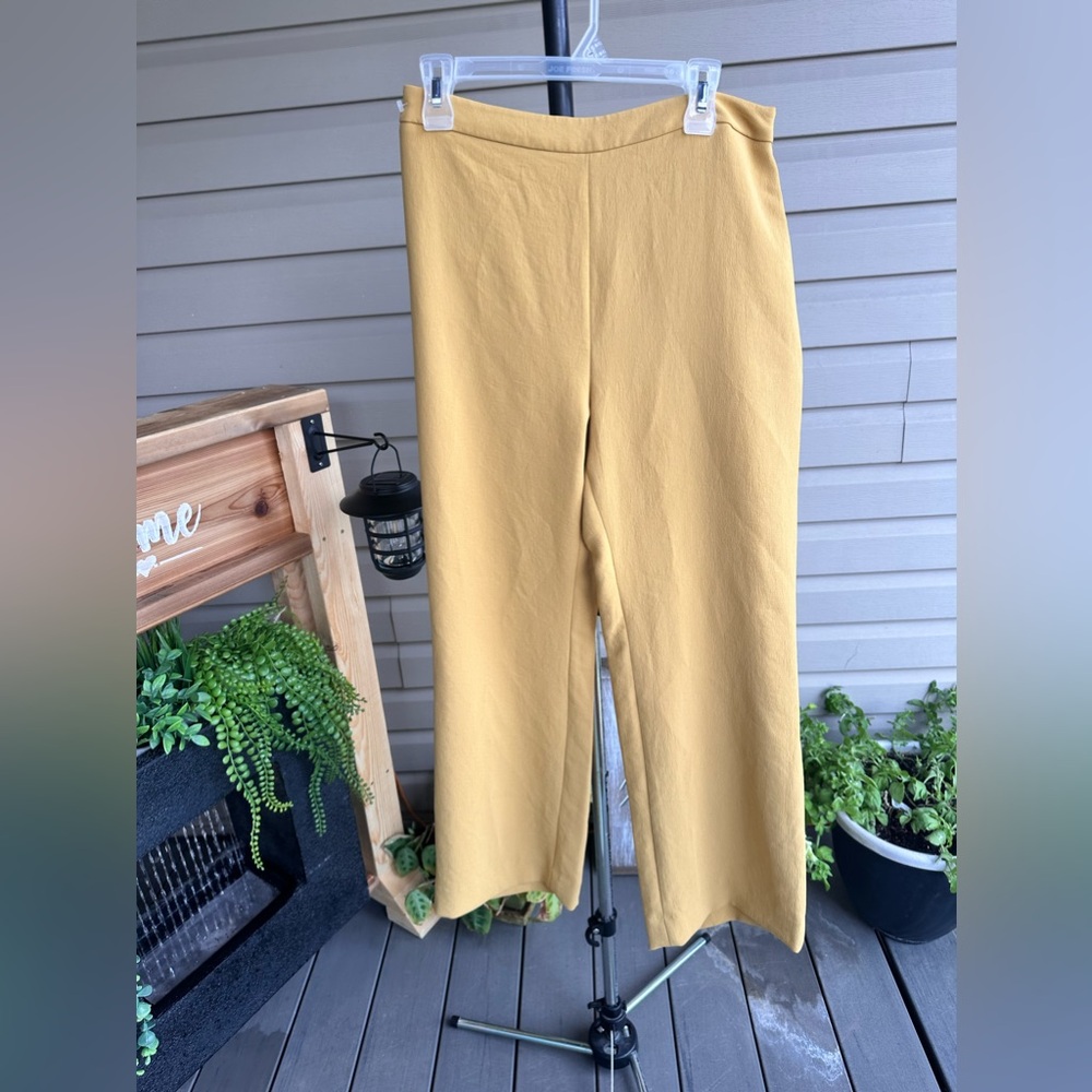 Aritzia Wilfred mustard size 12 crepe polyester pants
